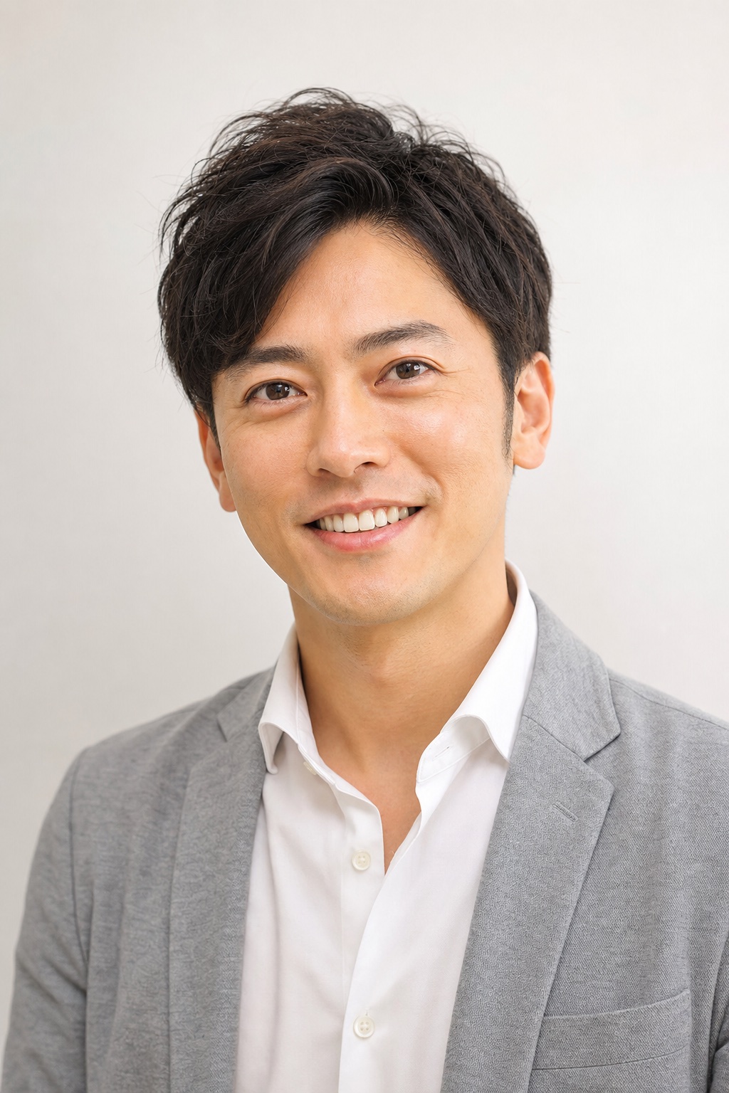 婚活写真の男性作例(きれいめカジュアル)