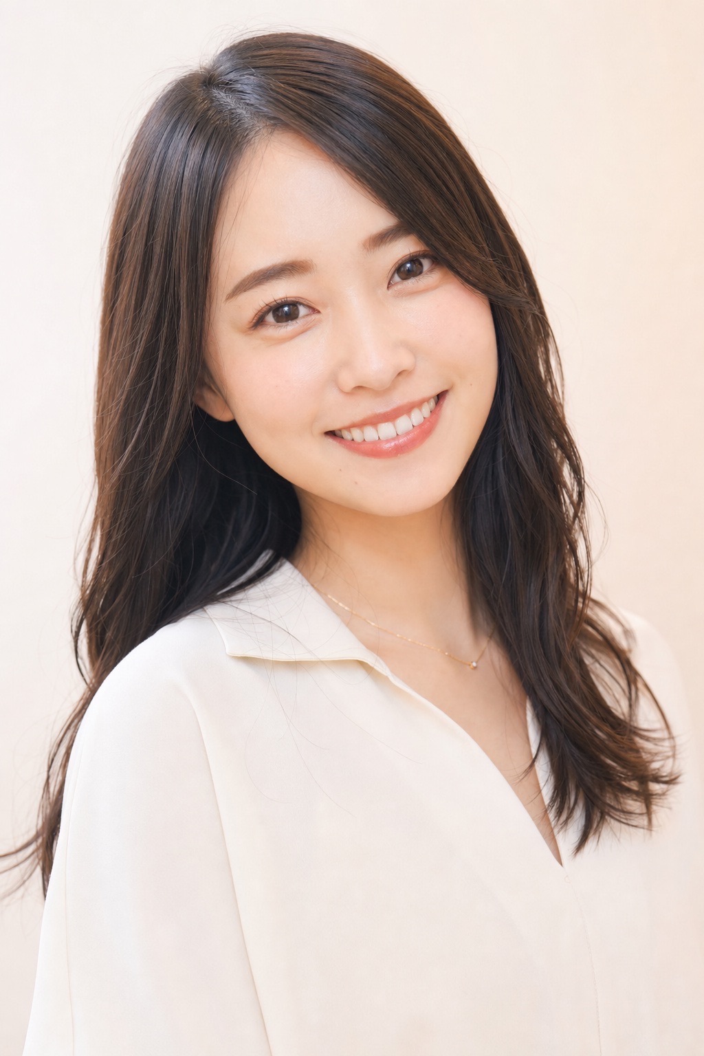 婚活写真の女性作例(ブラウス)