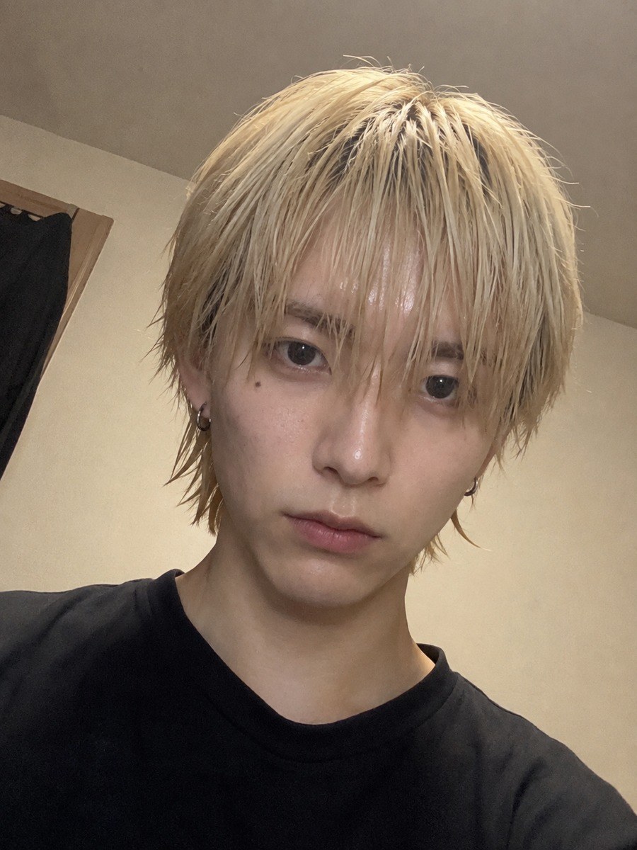 ホストの宣材写真ビフォー（自撮り）